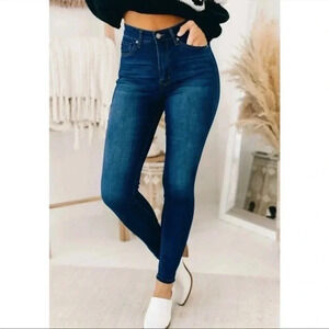 NWT KanCan Classic High Rise Super Skinny Jeans Sz 0 / 23